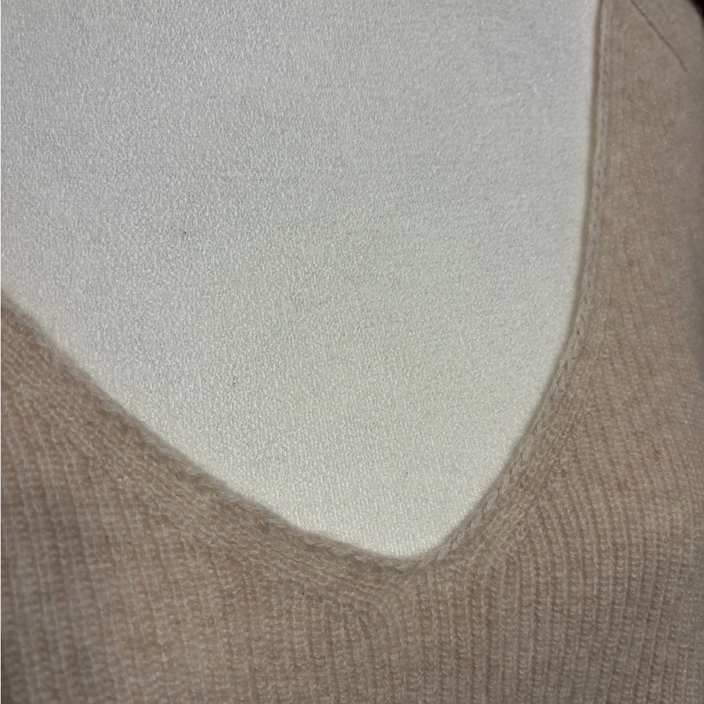Sundance Rowan Cashmere Women's Cream Oatmeal V-Neck Long Sleeve Sweater - Picture 5 of 8